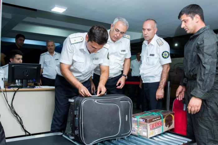    Xaricdən gətirilən mallarla bağlı yoxlamalar gücləndirildi      
